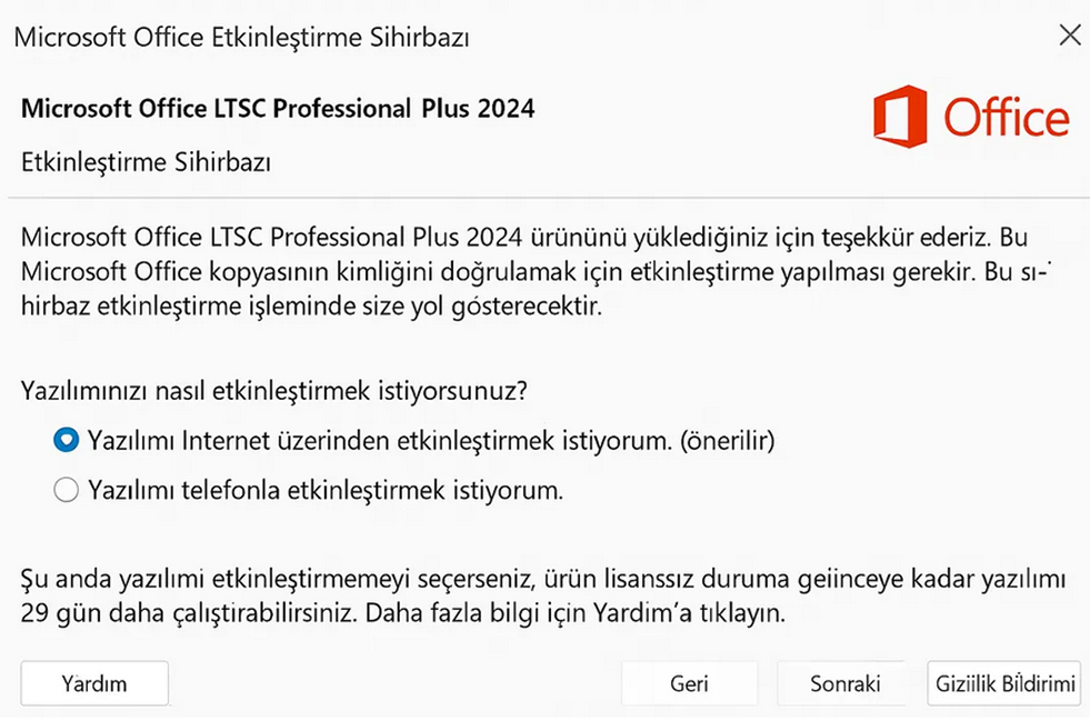 Office etkinleştirme sihirbazı ekranı, 'Telefonla etkinleştirmek istiyorum' seçeneği